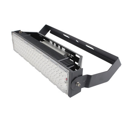 Açık hava futbol ve basketbol sporları spor salonu için yüksek mast lambaları